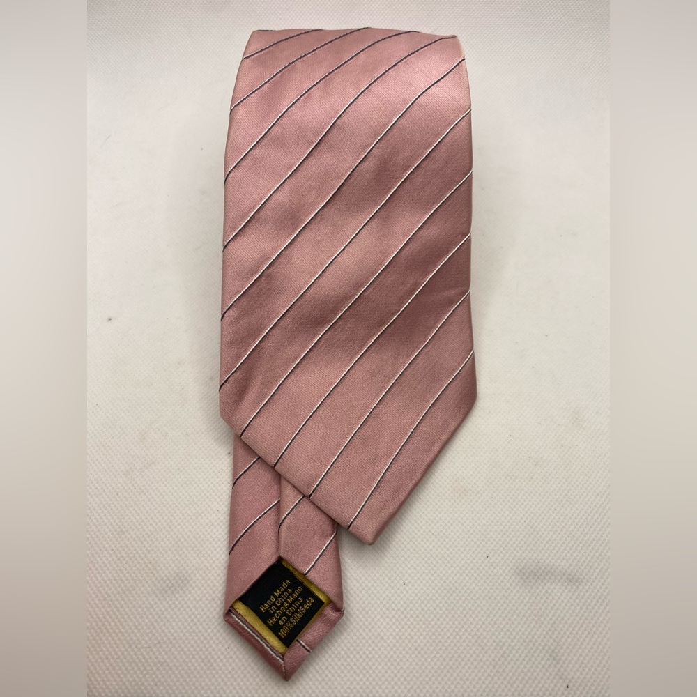 DONALD J TRUMP SIGNATURE COLLECTION TIE Striped Salmon
